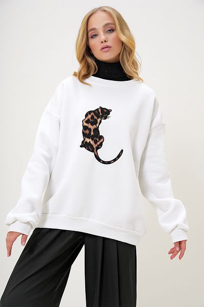 Trend Alaçatı Stili Women's Ecru Crew Neck Leopard Printed 3 Thread Sweatshirt Alc-X13155
