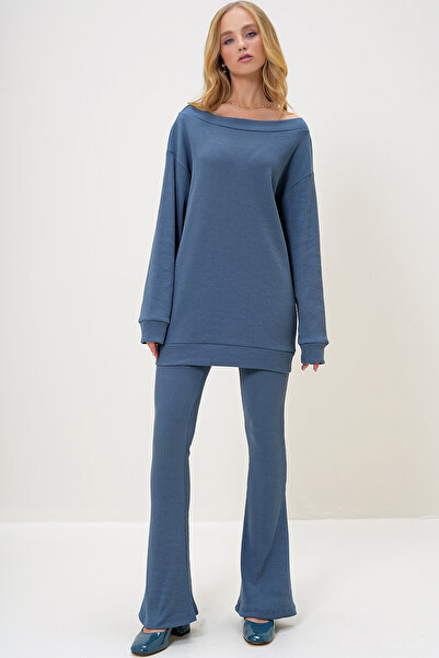 Trend Alaçatı Stili Set aus Oversize-Bluse mit Indigo-Boot-Ausschnitt und Hose mit spanischem Bein – ALC-X13059