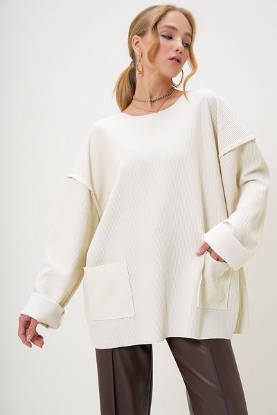 Trend Alaçatı Stili Pulover oversize pentru femei ecru - decolteu, cusătură inversă, detaliu buzunar, sezonier ALC-X12642