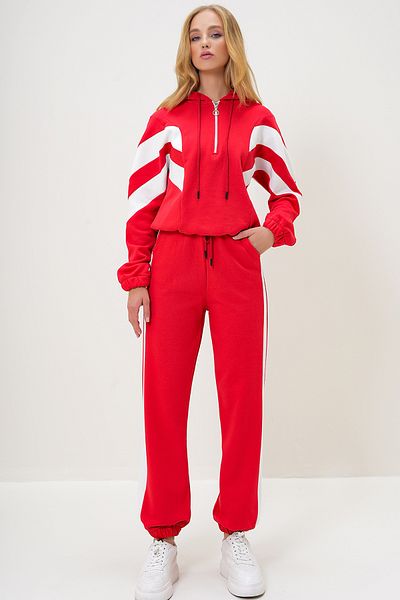 Trend Alaçatı Stili Women's Red Hooded Half Zipper Sweatshirt and Elastic Leg Tracksuit Set Alc-X13093