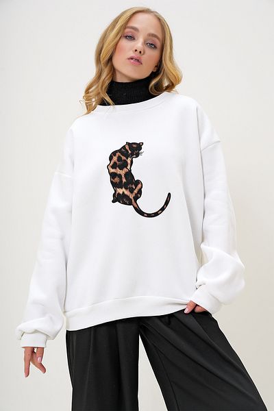 Trend Alaçatı Stili Women's Ecru Crew Neck Leopard Printed 3 Thread Sweatshirt Alc-X13155