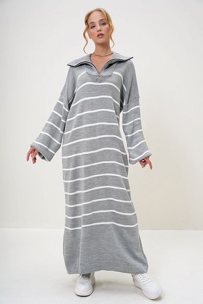 Trend Alaçatı Stili Graues Rollkragenpullover mit halbem Reißverschluss für Damen in Übergröße ALC-X12993