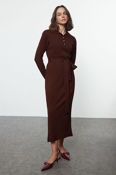 Trendyol Modest Καφέ Πόλο Κοντομάνικα Φόρεμα Δίπλωμα με Κουμπιά από Πλέγμα ΤCTAW25EB00026
