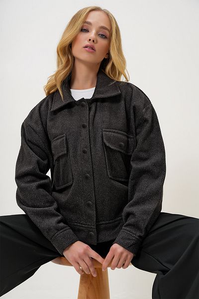 Trend Alaçatı Stili Women's Black Lined Double Pocket Stamp Jacket Alc-X13269