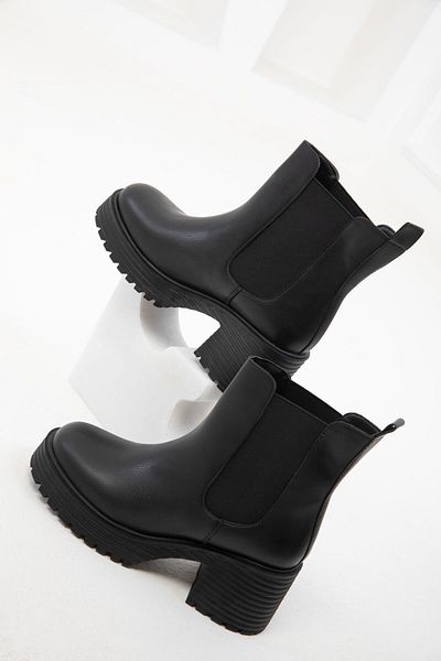 SOHO Women's Black Boots & Booties 18486