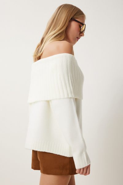 Happiness İstanbul Kadın Ekru Madonna Yaka Triko Kazak MT00156