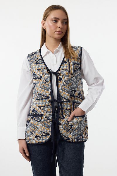 Trendyol Modest سترة كبيرة الحجم باللون الأزرق الداكن TCTAW25YL00008
