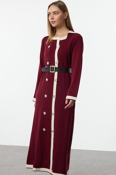 Trendyol Modest Πλεκτό φόρεμα με κουμπιά μπορντό με ζώνη TCTAW25EB00066