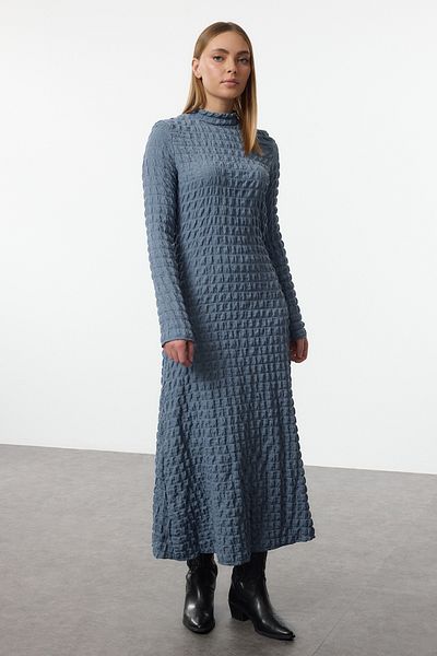 Trendyol Collection Rochie maxi tricotată elastică, cu textura simplă, guler în picioare, linie A, TWOAW25EL00197