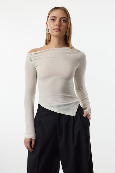 Trendyol Collection Ecru Asymmetrical Hem Detail See-Through Knitted Blouse Tpraw25Bz00018