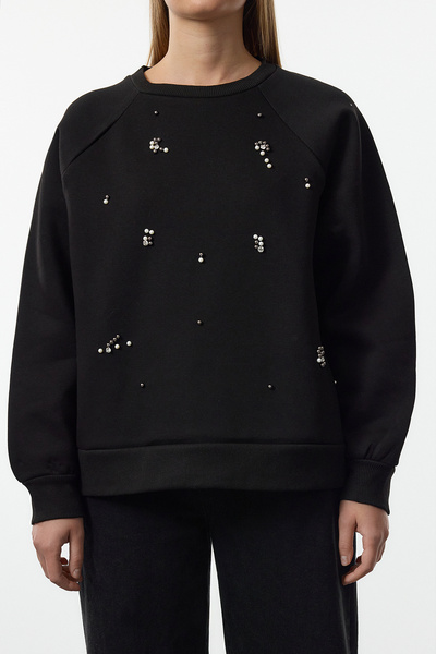 Trendyol Collection Pohodlná fleecová mikina s černým kamenem - Twoaw25Sw00281