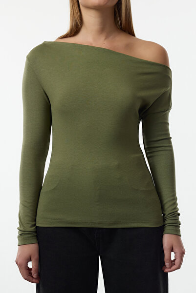 Trendyol Collection Πλεκτή μπλούζα με λαιμόκοψη σε χακί μονόχρωμο μαλακό ύφασμα TWOAW24BZ00227