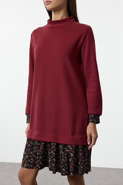 Trendyol Collection Vínové květinové potištěné mini Thessaloniki Stojánek Pletené šaty Twoaw25El00282