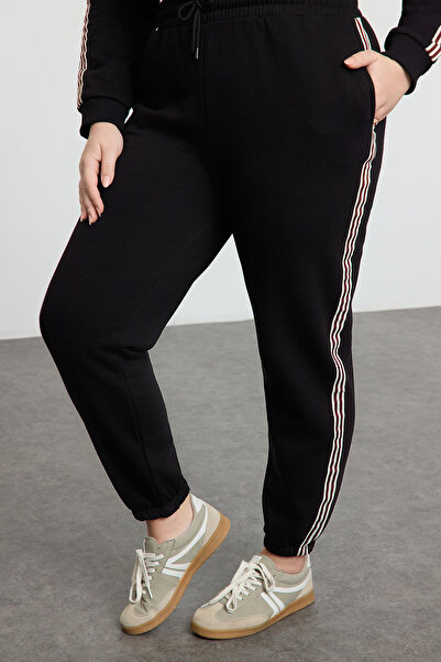 Trendyol Curve Plus Size Black Knitted Tracksuit Set - Crew Neck, Stripe Detail, Fleece Tbbaw25Cp00011