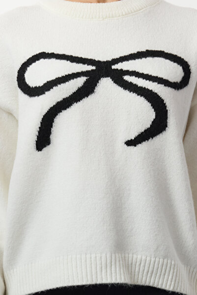 Trendyol Collection Ecru Ribbon Patterned Tricot Pullover TWOAW25KZ00386