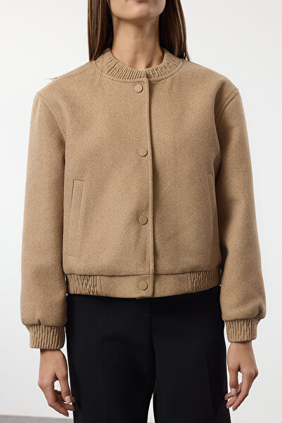 Trendyol Collection Béžový kabát Bomber Jacket - Kašmír TWOAW25MO00070