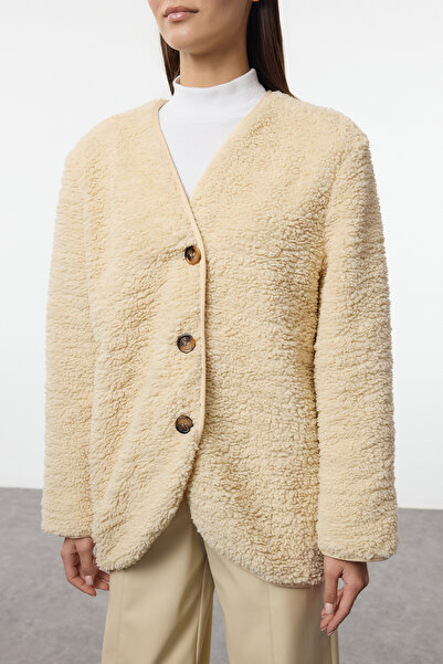 Trendyol Modest Béžová plyšová bunda s gombíkovou podšívkou Tctaw25Ck00005