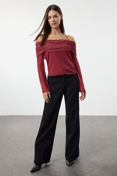 Trendyol Collection Burgunderrote, ausgestellte Ärmel, Schnürung, detaillierte gestrickte Bluse mit Madonna-Ausschnitt TWOSS24BZ00046