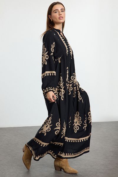 Trendyol Modest فستان أسود منسوج من الفيسكوز بنمط أصلي TCTSS24EB00221