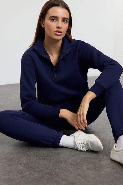Trendyol Collection Marineblaues Stehkragen-Fleece-Jogger-Trainingsanzug-Set mit Reißverschluss – TWOSS25EM00000