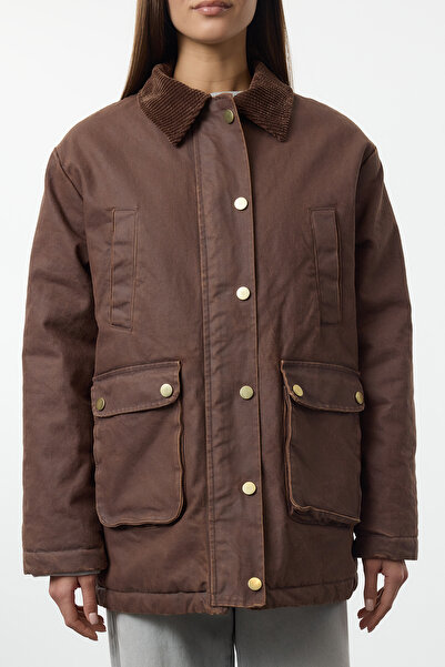 Trendyol Collection Sametová kostkovaná podšívka - hnědá regulérní střih Gabardinová bunda s límečkem Twoaw25Mo00312