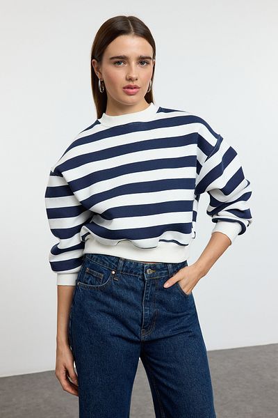 Trendyol Collection Плетен суитшърт с тъмносин райе - стандартна кройка Twoaw25Sw00292
