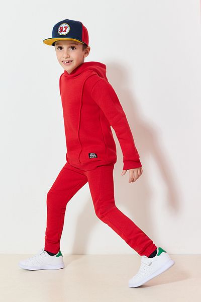TRENDYOLKIDS Set hanorac și pantaloni de trening cu glugă din bumbac roșu pentru băieți - TKDAW25AU00058