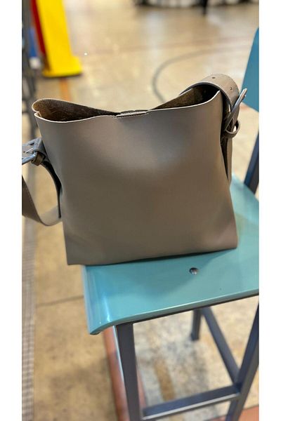 By EDUU Geantă de umăr casual cu detaliu curea