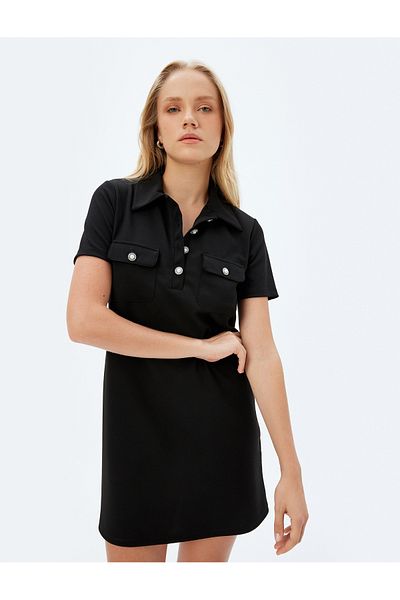 Koton Φόρεμα Polo λαιμόκοψη Μίνι κοντό μανίκι σε γραμμή Α με μαργαριταρένιο κουμπί και λεπτομέρεια τσέπης
