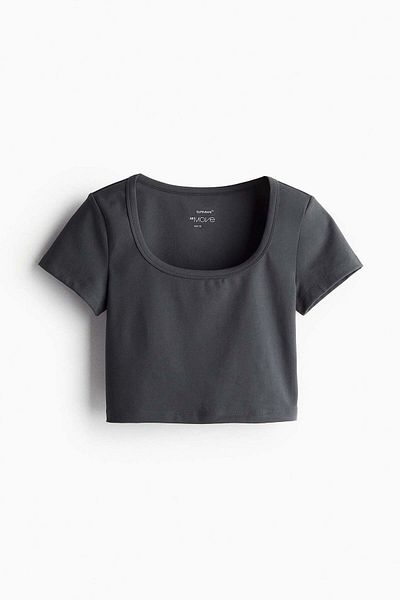 H&M قميص رياضي قصير من دراي موف™