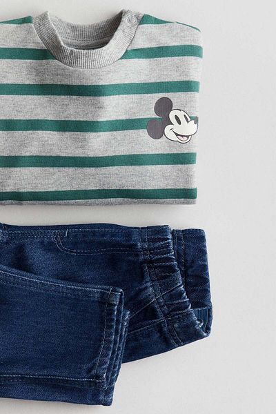 H&M 2-piece sweatshirt and joggers set