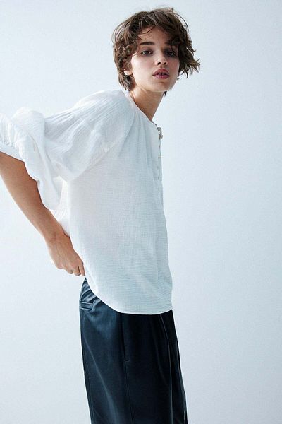 H&M Balloon-sleeved muslin blouse