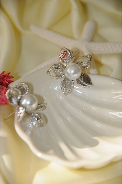 İPAR AKSESUAR Pearled Daisy Metal Silver Earring