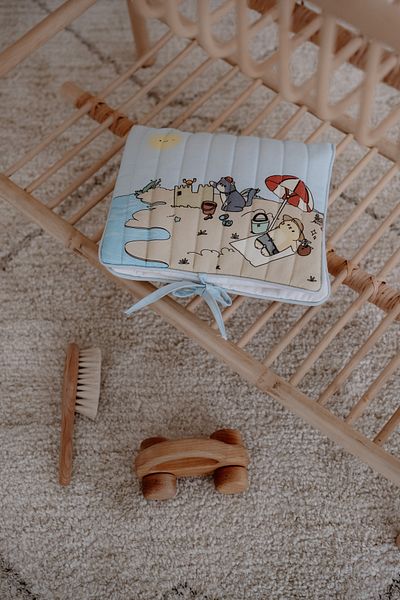 Atelier Babbi Men's Seaside Wet Wipes and Cloth Bag