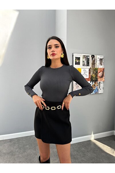 ESRAHELVACI Crew Neck and Sleeve Buttoned Sweater