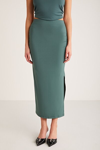 ETHIQUET Madison Women's Green Slim Fit Knitted Skirt - Slit Detail and Elastic Waist