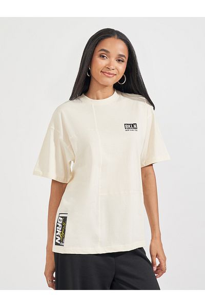 Styli Oversized Graphic Print T-Shirt with Dropped Shoulder