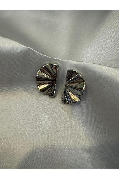 HERA Fan Earrings
