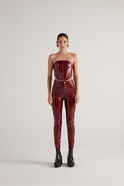 HOLLY LOLLY Bria-Hose aus Lackleder mit hoher Taille, Weinrot