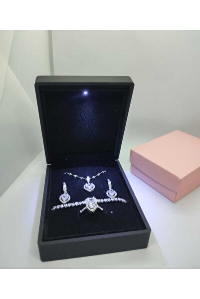 HKN AVM ACCESSORİES Işıklı Kutuda Gerçek Çelik Kolye Kalpli Yüzük Küpe Bileklik Yüzük 14 Şubat Sevgililer Günü Hediyesi