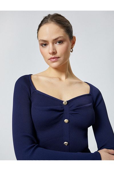 Koton Strickpullover mit geknöpftem Rippenmuster und Herzkragen