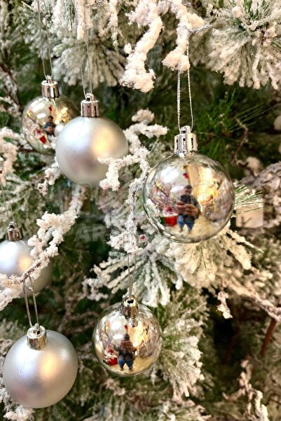 Huzur Party Store Γυαλιστερό ματ ασημί χρώμα Cici μπάλα 5 εκ. 6 τεμαχίων Πρωτοχρονιάτικο στολίδι από ξύλο πεύκου Κορδόνι γκρι ασημένιες μπάλες