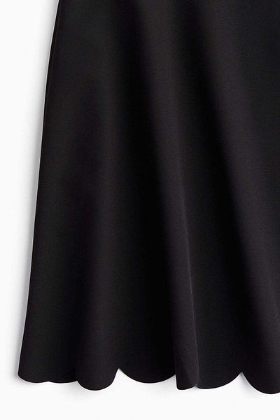H&M Scalloped-hem dress