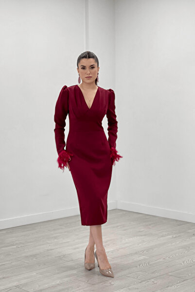 giyimmasalı Double Kumaş V Yaka Kolları Tüy Detaylı Kalem Abiye Elbise - BORDO