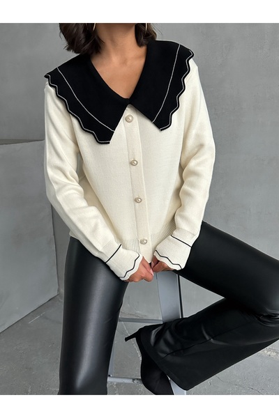 BEJNA Női ekrü galléros részletes kötöttáru blúz