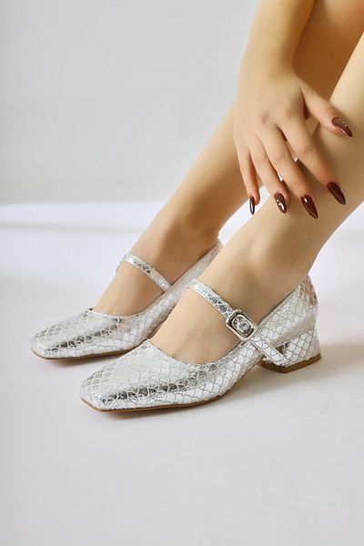 Limoya Abby Silver Fish Scale Texturat Blunt Toe Cataramă Detaliat Pantofi Casual Damă