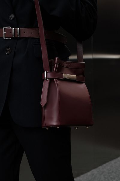 Manuka Baguette-Tasche aus bordeauxrotem Milo-Leder