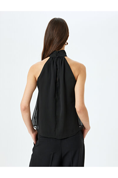 Koton Μπλούζα με λαιμόκοψη με φλοράλ απλικέ