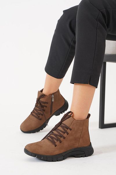 Moda Pie Дамски ботуши Napele от естествена кожа - с кръстосани връзки, кафяв набук