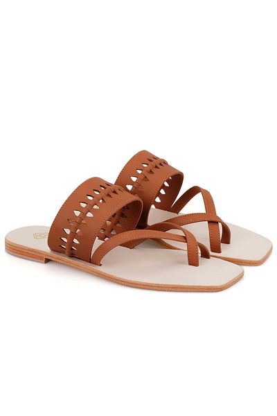 Desa Women's Brown Flip Flops Leather Slippers
